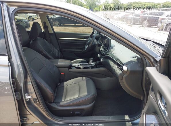 1N4BL4CW5RN405512 2024 NISSAN ALTIMA Gray Front interior view