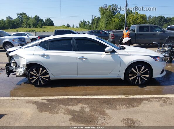 1N4BL4DV0MN346027 2021 NISSAN ALTIMA White Սալոնի 360 աստիճան տեսք