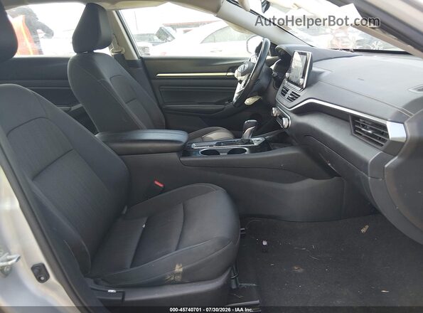 1N4BL4DV0NN310050 2022 NISSAN ALTIMA Silver Widok wnętrza z przodu