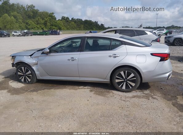 1N4BL4DV0NN310050 2022 NISSAN ALTIMA Silver Widok wnętrza 360 stopni