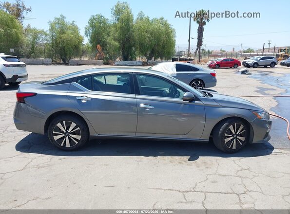 1N4BL4DV0NN383435 2022 NISSAN ALTIMA Серый Вид задней части салона