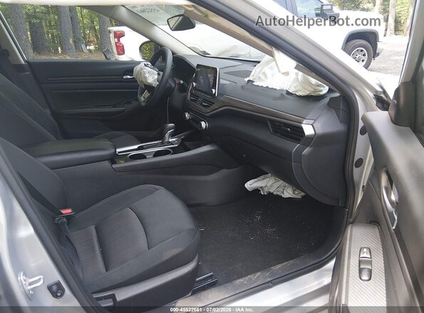 1N4BL4DV0RN328232 2024 NISSAN ALTIMA Silver Widok wnętrza z przodu