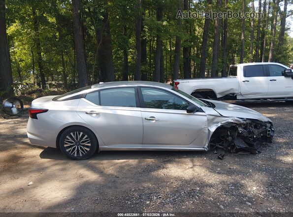 1N4BL4DV0RN328232 2024 NISSAN ALTIMA Silver Widok wnętrza 360 stopni