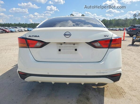 1N4BL4DV0RN387765 2024 NISSAN ALTIMA White Rear view