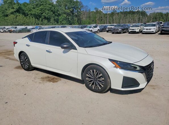 1N4BL4DV0RN387765 2024 NISSAN ALTIMA White Front right