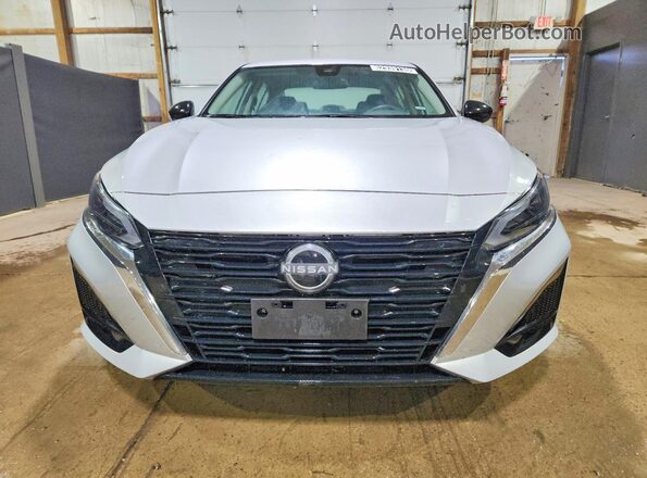 1N4BL4DV0RN422787 2024 NISSAN ALTIMA Silver Դիմացի տեսք
