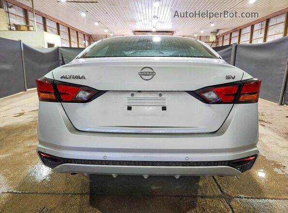 1N4BL4DV0RN422787 2024 NISSAN ALTIMA Silver Հետևի տեսք