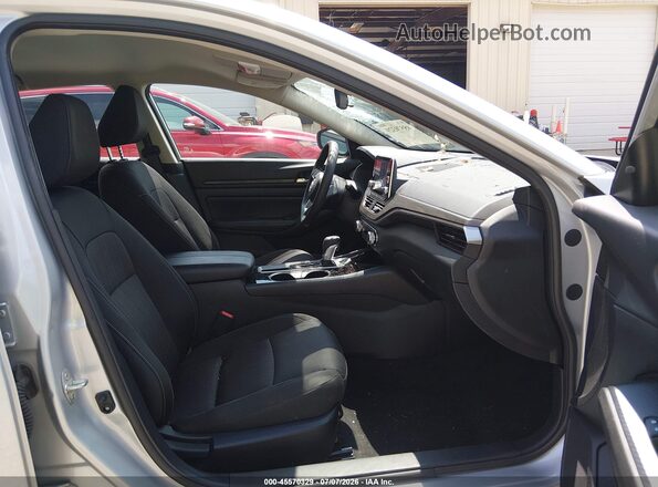 1N4BL4DV0RN429352 2024 NISSAN ALTIMA Silver Front interior view