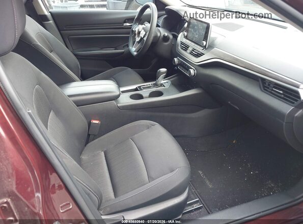 1N4BL4DV0SN378036 2025 NISSAN ALTIMA Red Vista interior delantera