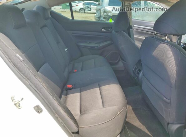 1N4BL4DV1KC133337 2019 NISSAN ALTIMA White Rear seats view