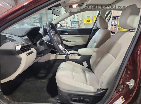 1N4BL4DV1RN310757 2024 NISSAN ALTIMA Maroon Вид салону спереду