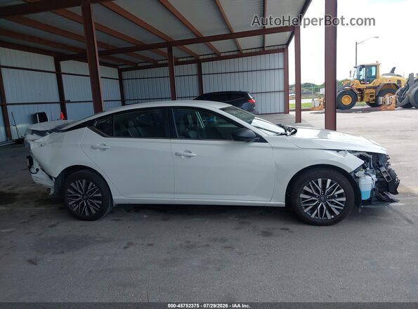 1N4BL4DV1TN314136 2026 NISSAN ALTIMA White Widok wnętrza 360 stopni