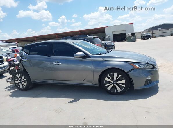 1N4BL4DV2KC105188 2019 NISSAN ALTIMA Gray ხელსაწყოთა პანელის ხედი