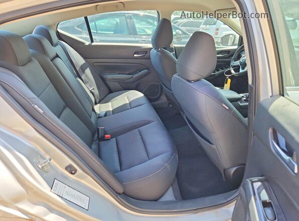 1N4BL4DV2MN337412 2021 NISSAN ALTIMA Silver Widok tylnych siedzeń
