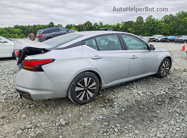 1N4BL4DV2NN335337 2022 NISSAN ALTIMA Серебряный Задняя правая четверть