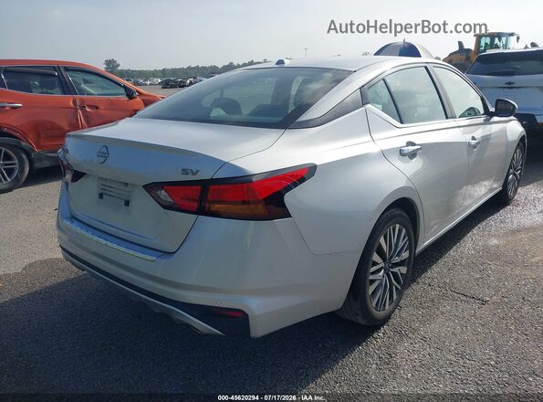 1N4BL4DV2PN337530 2023 NISSAN ALTIMA Серебряный Задняя правая четверть