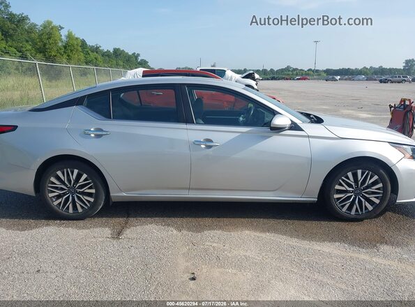 1N4BL4DV2PN337530 2023 NISSAN ALTIMA Серебряный Вид задней части салона