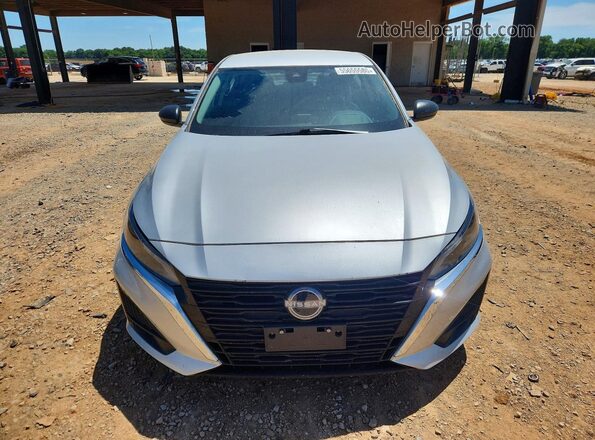 1N4BL4DV2RN327745 2024 NISSAN ALTIMA Silver Widok z przodu