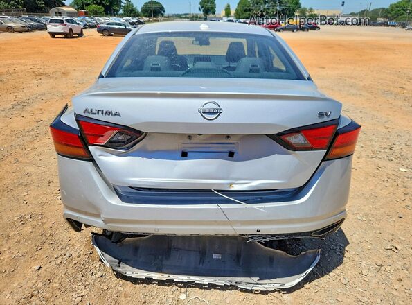 1N4BL4DV2RN327745 2024 NISSAN ALTIMA Silver Widok z tyłu