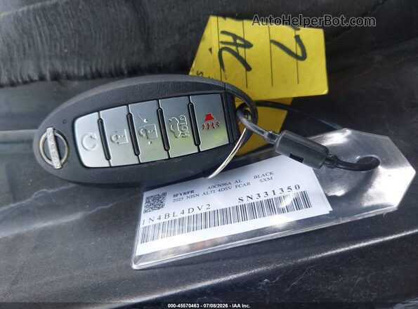 1N4BL4DV2SN331350 2025 NISSAN ALTIMA Black Widok deski rozdzielczej