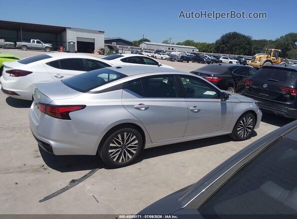 1N4BL4DV2TN347601 2026 NISSAN ALTIMA Серебряный Вид задней части салона