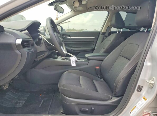 1N4BL4DV3NN409333 2022 NISSAN ALTIMA Silver Widok wnętrza z przodu