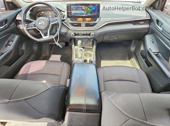 1N4BL4DV3RN304653 2024 NISSAN ALTIMA Silver Առջևի վահանակի տեսք