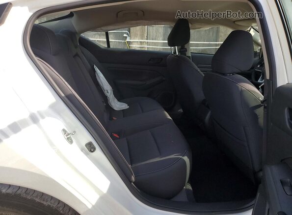 1N4BL4DV3RN367414 2024 NISSAN ALTIMA White უკანა სავარძლების ხედი