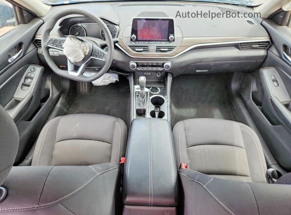 1N4BL4DV3RN409175 2024 NISSAN ALTIMA Красный Вид панели приборов