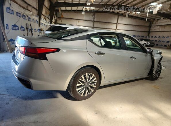 1N4BL4DV3SN380637 2025 NISSAN ALTIMA Silver Trasero derecho