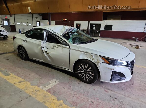 1N4BL4DV3SN394019 2025 NISSAN ALTIMA White VIN կոդի պիտակի տեսք