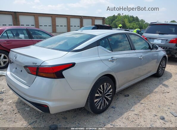 1N4BL4DV4PN329476 2023 NISSAN ALTIMA Silver Trasero derecho