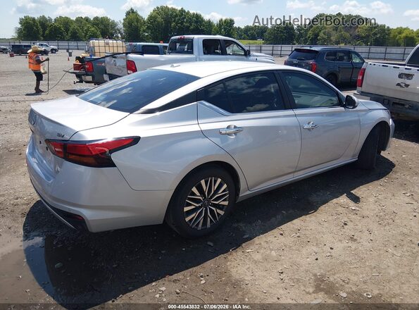 1N4BL4DV4PN363370 2023 NISSAN ALTIMA Серебряный Задняя правая четверть