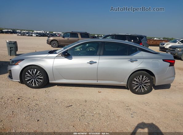 1N4BL4DV4RN393116 2024 NISSAN ALTIMA Silver Vista interior de 360 grados