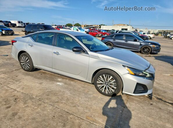 1N4BL4DV4RN393181 2024 NISSAN ALTIMA Серебряный Передняя правая четверть