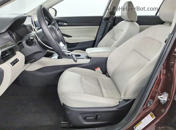 1N4BL4DV4SN310418 2025 NISSAN ALTIMA Red Սալոնի դիմացի տեսք