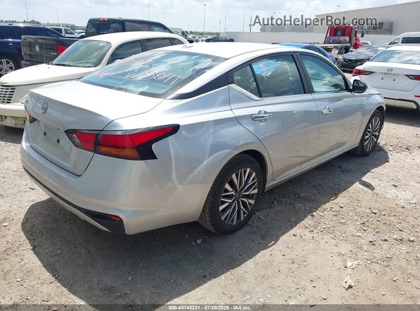 1N4BL4DV4SN378041 2025 NISSAN ALTIMA Silver Trasero derecho