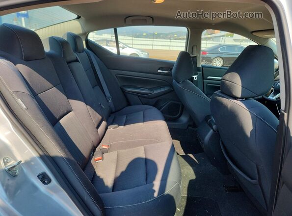 1N4BL4DV5NN360166 2022 NISSAN ALTIMA Silver Հետևի նստատեղերի տեսք