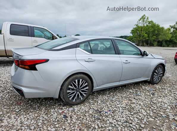 1N4BL4DV5RN300166 2024 NISSAN ALTIMA Серебряный Задняя правая четверть