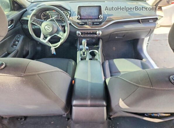 1N4BL4DV5RN329067 2024 NISSAN ALTIMA White Вид панелі приладів