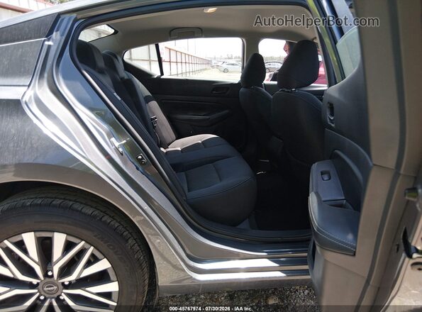 1N4BL4DV5RN409727 2024 NISSAN ALTIMA Gray VIN կոդի պիտակի տեսք