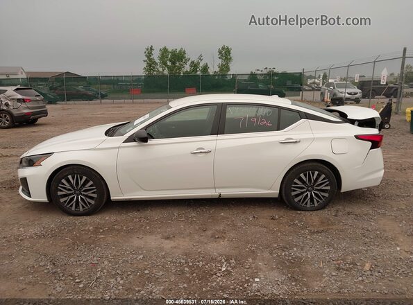 1N4BL4DV5SN411189 2025 NISSAN ALTIMA White 360 interior view