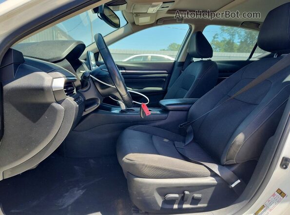 1N4BL4DV6KC170996 2019 NISSAN ALTIMA White Front interior view