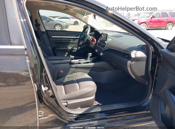 1N4BL4DV6PN339040 2023 NISSAN ALTIMA Черный Вид салона спереди