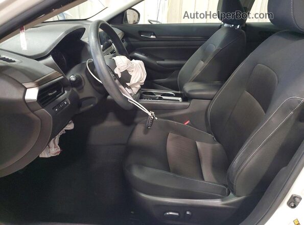 1N4BL4DV6RN339817 2024 NISSAN ALTIMA Белый Вид салона спереди
