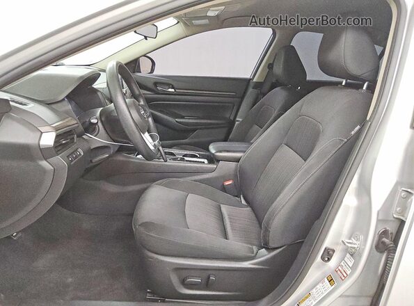 1N4BL4DV6RN360313 2024 NISSAN ALTIMA Серебряный Вид салона спереди