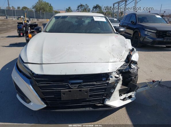 1N4BL4DV6RN381386 2024 NISSAN ALTIMA White Widok zestawu wskaźników
