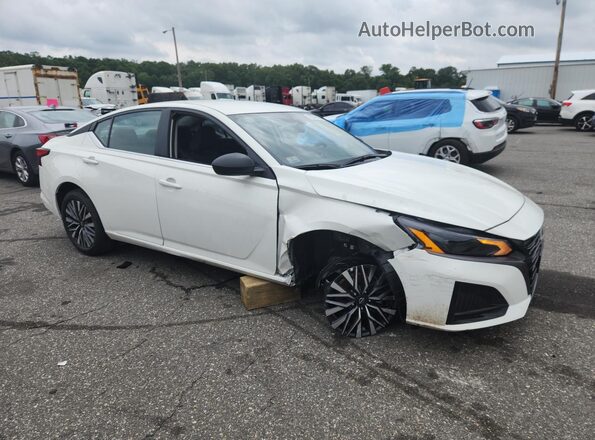 1N4BL4DV6TN312351 2026 NISSAN ALTIMA White VIN կոդի պիտակի տեսք