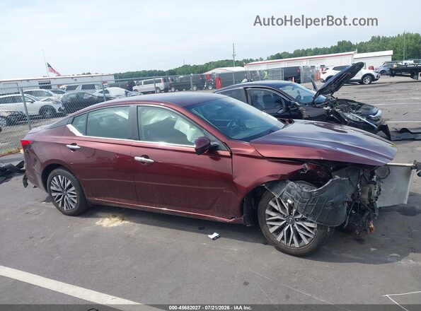 1N4BL4DV7PN346580 2023 NISSAN ALTIMA Maroon Vista interior de 360 grados