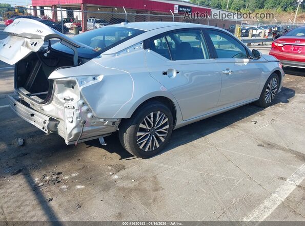 1N4BL4DV7PN366795 2023 NISSAN ALTIMA Silver Trasero derecho